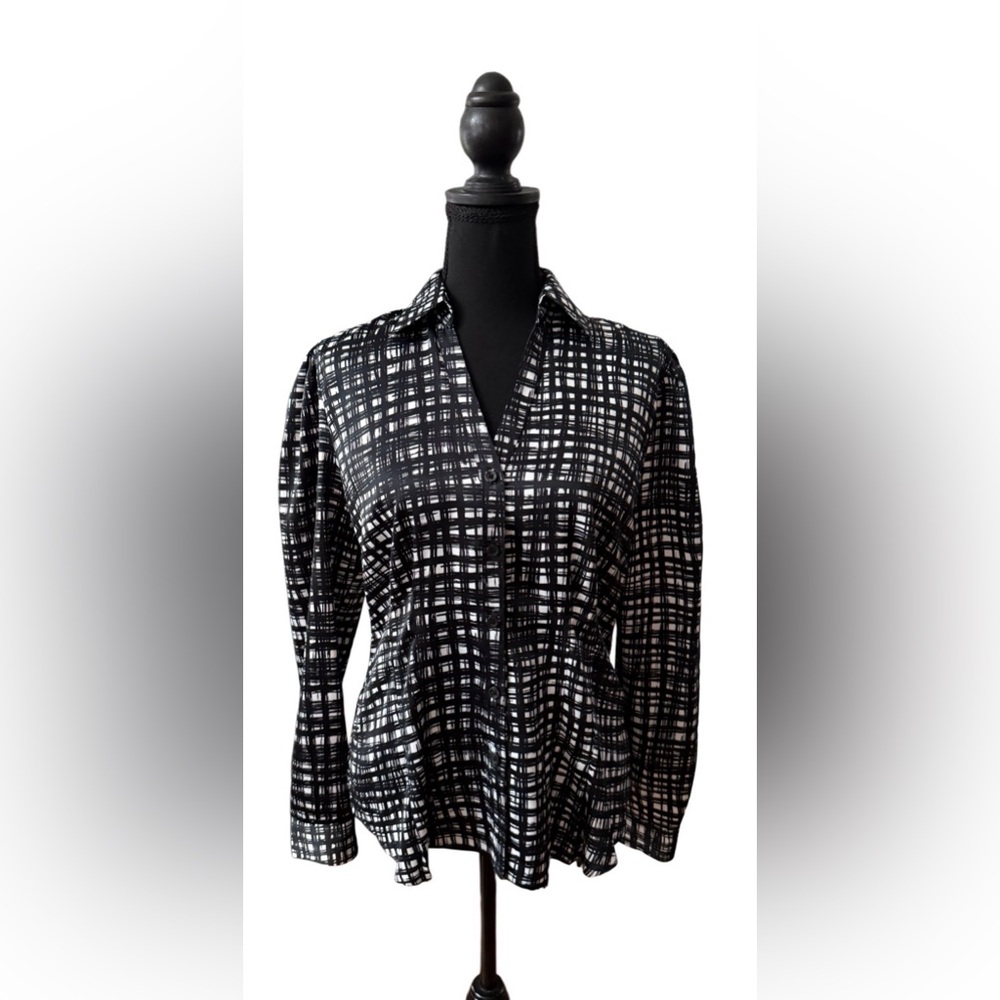 East 5th Black and White Plaid Button Down Silky Business Casual Shirt